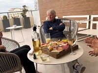 The terasse is a nice place for pre or post- gatherings