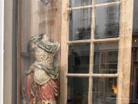 Always enjoy the windows around Paris