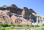 t_fossilbeds01.jpg - 10019 Bytes